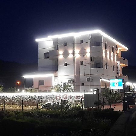 Hotel Apostoli Përmet 외부 사진