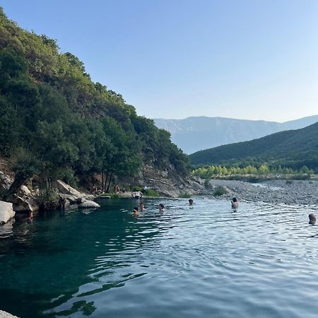 Hotel Apostoli Përmet 외부 사진