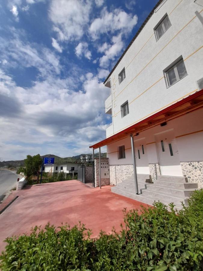 Hotel Apostoli Përmet 외부 사진