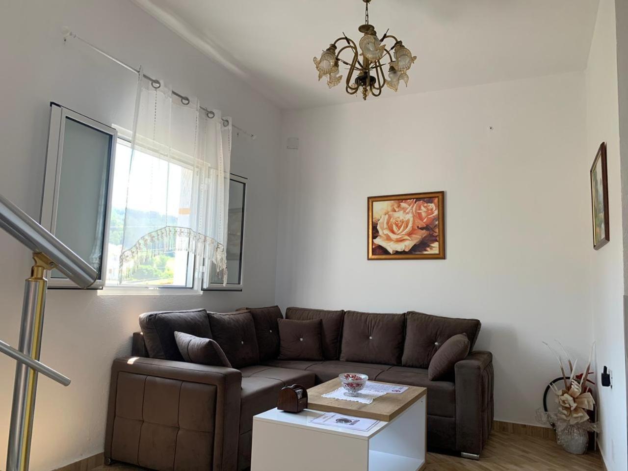 Hotel Apostoli Përmet 외부 사진