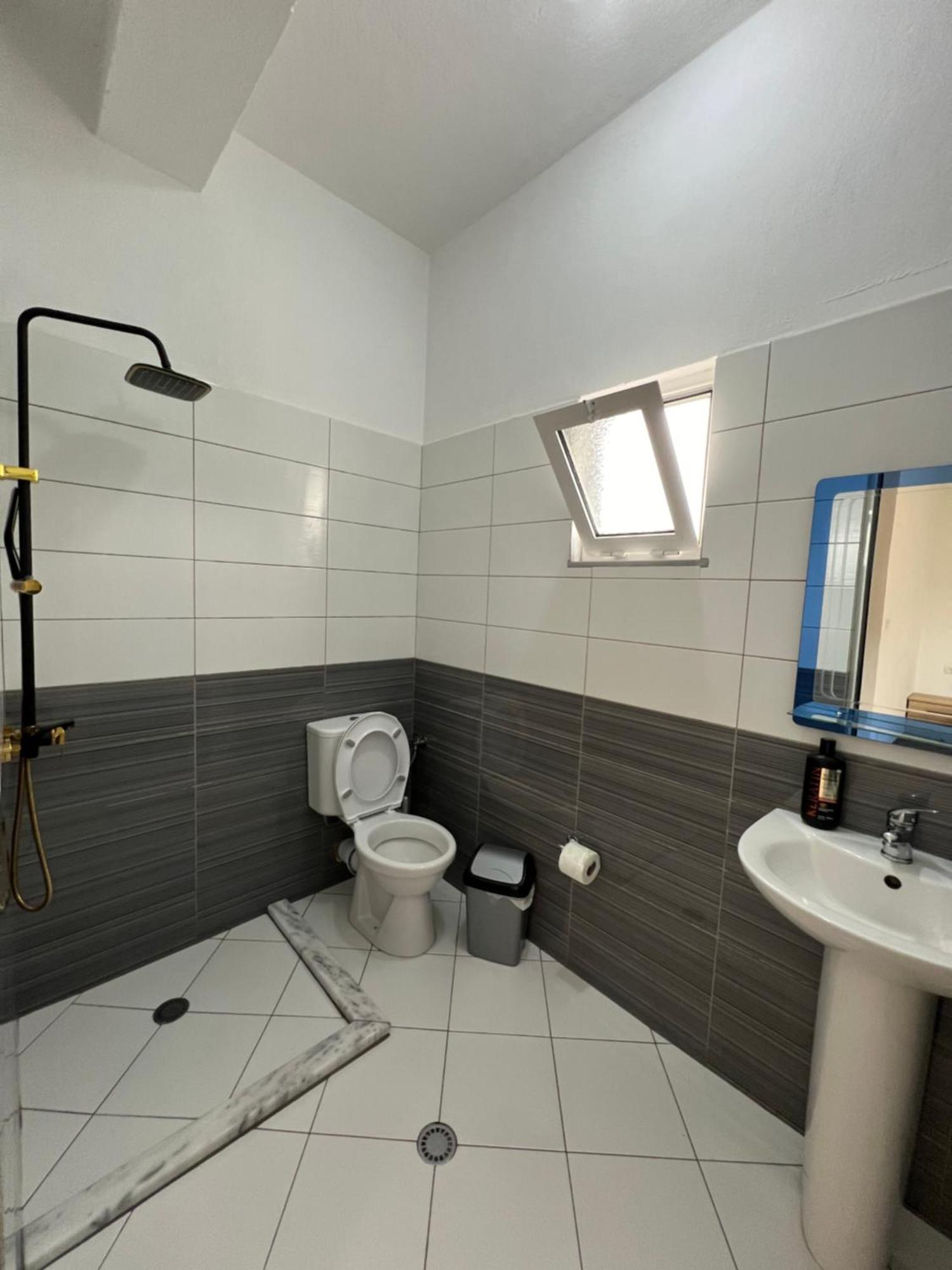 Hotel Apostoli Përmet 외부 사진